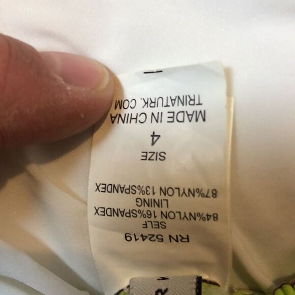 Triangle Cup Trina Turk Bikini Top | Bold Retro Print | Size 4 - Picture 6 of 7